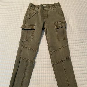 Grace and Lace cargo jeggings
